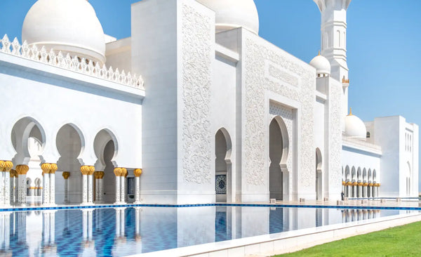 Ramadan in the UAE: A Tourist's Guide to Etiquette, Food & Timings