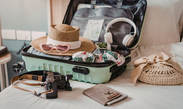 Dubai Trip Packing Guide: 10 Must-Have Items for Your Suitcase
