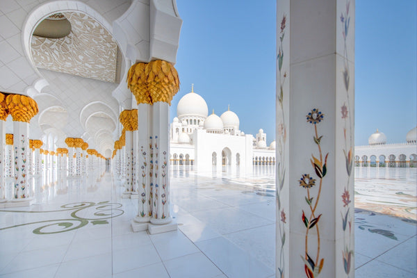Visiting Sheikh Zayed Grand Mosque: Dress Code, Timings, and Whether a Guide Is Worth It